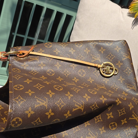 Louis Vuitton Monogram Artsy MM Purse - Picture 8 of 9
